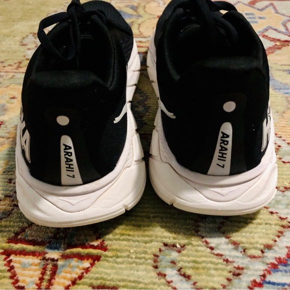 MEN'S HOKA ARAHI 7 RUNNING SHOES - Picture 5 of 9